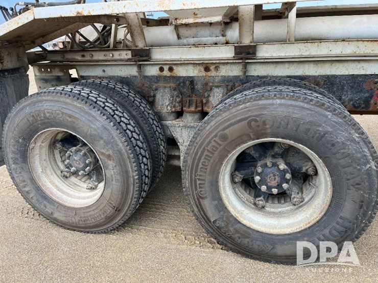 1995-ford-l9000-image-41
