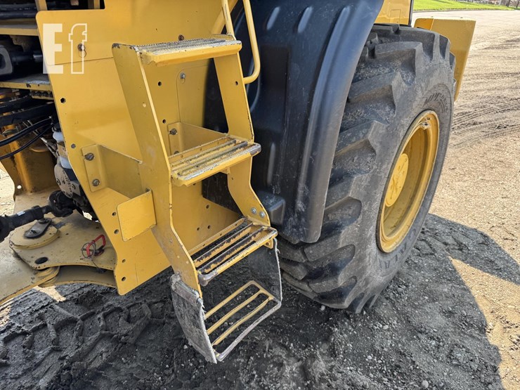 2021-caterpillar-920-image-34