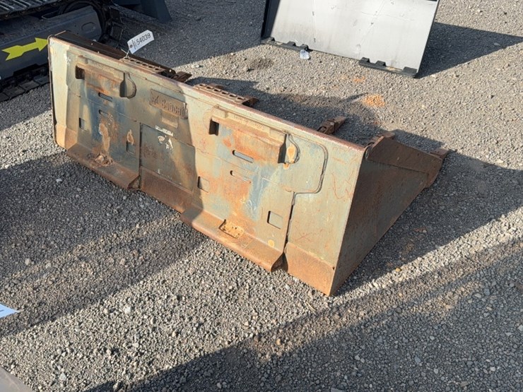 #2042-•-bobcat-66"-tooth-bucket-image-3