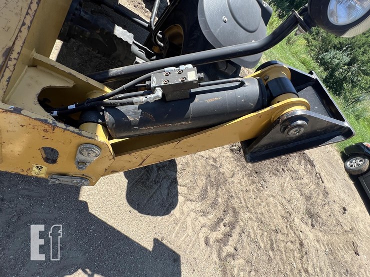 caterpillar-th514-image-10
