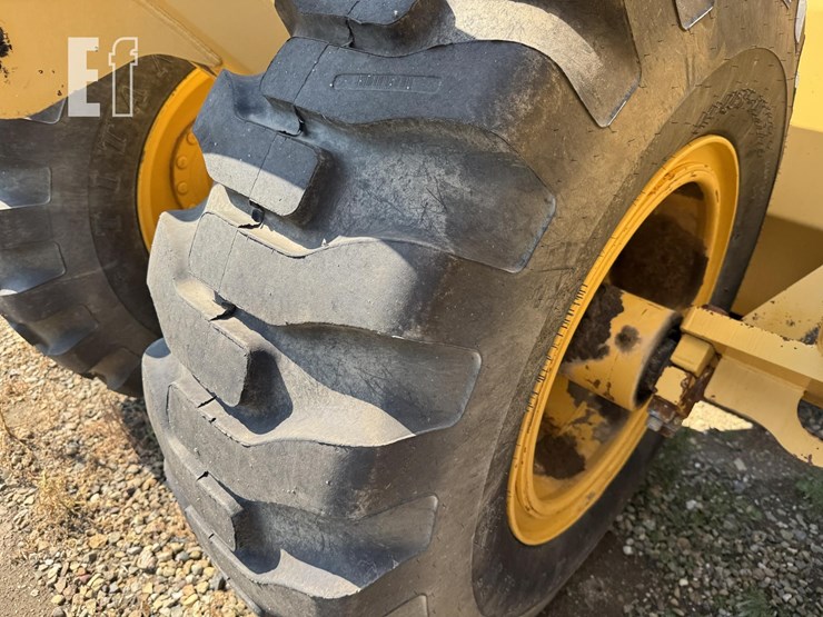 2000-deere-1812c-image-10