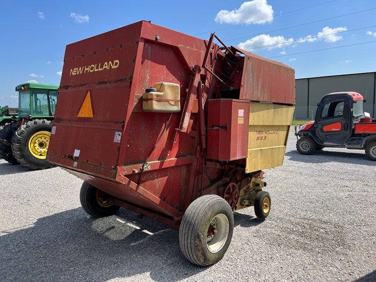 new-holland-853-image-5
