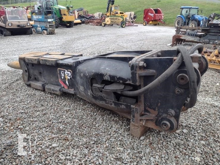 13-cat-h160es-hydraulic-breaker-image-4