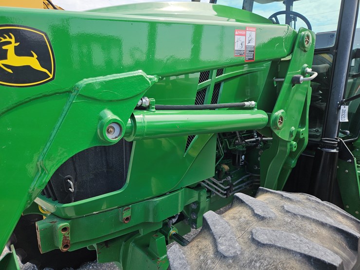 2013-john-deere-6115d-image-6