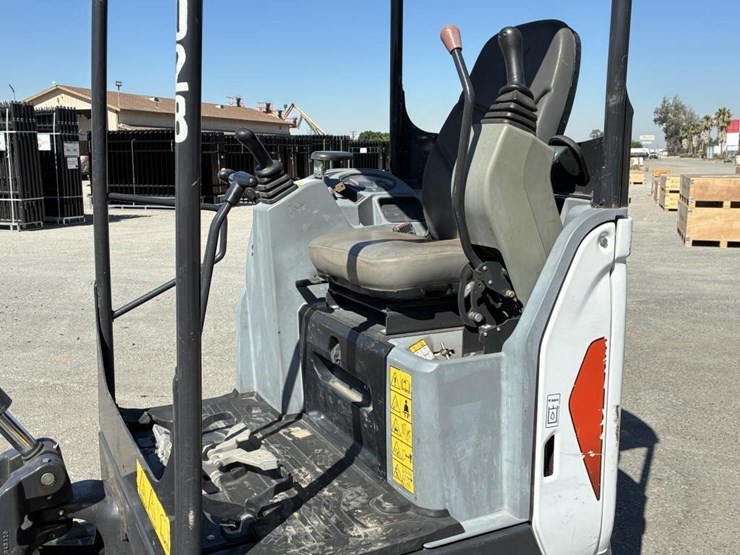 2020-bobcat-e20-image-14