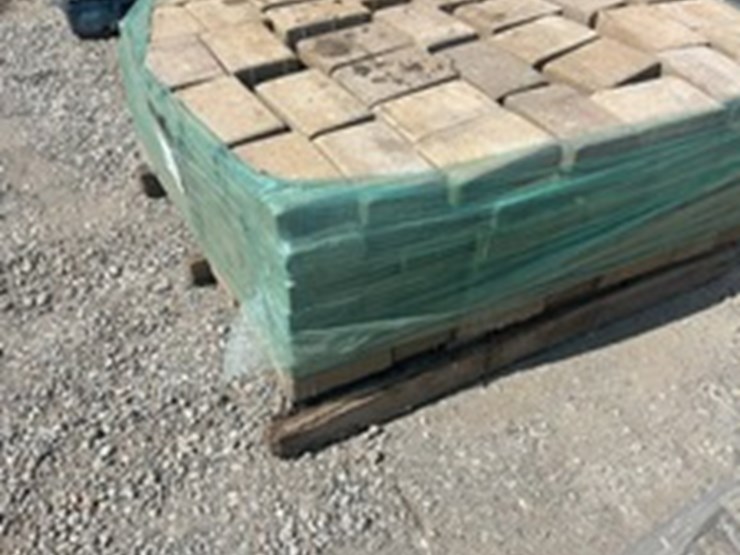 lot#-132--pallet-of-paver-stones-image-1