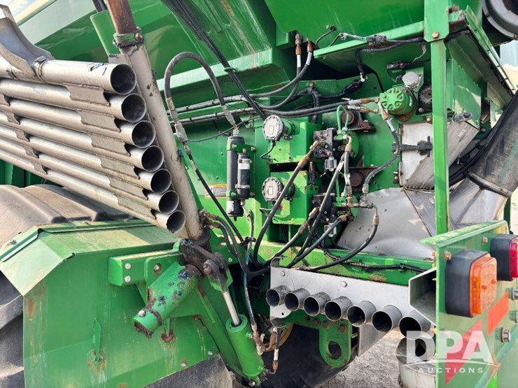 2019-john-deere-f4365-image-51