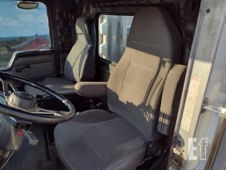 1999-kenworth-w900-image-12