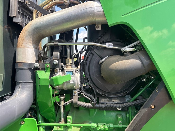 2012-john-deere-8335rt-image-22