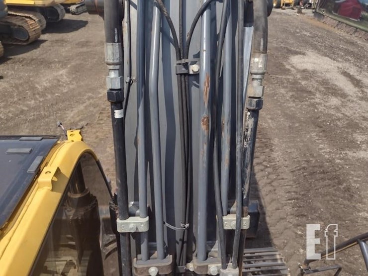 2020-deere-130g-image-47
