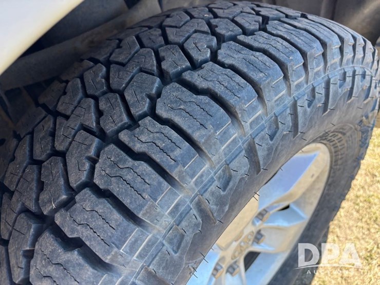 2015-dodge-ram-1500-image-36