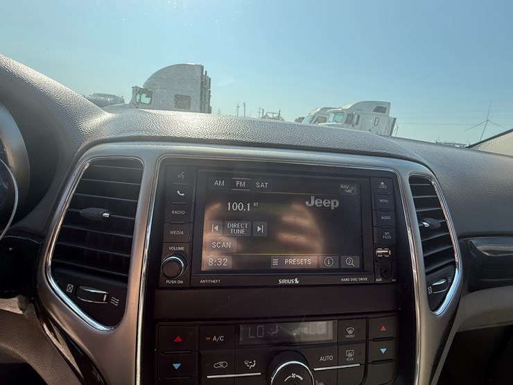 2013-jeep-grand-cherokee-image-32