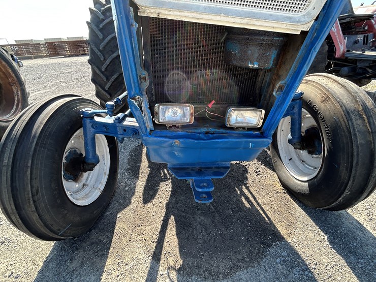 ford-4000-image-25