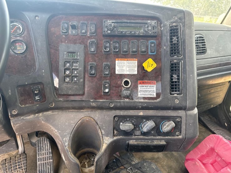 2014-freightliner-s/a-service-truck-image-35