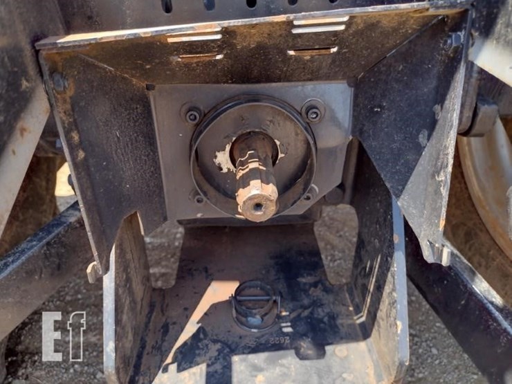 2022-case-ih-farmall-75a-image-26