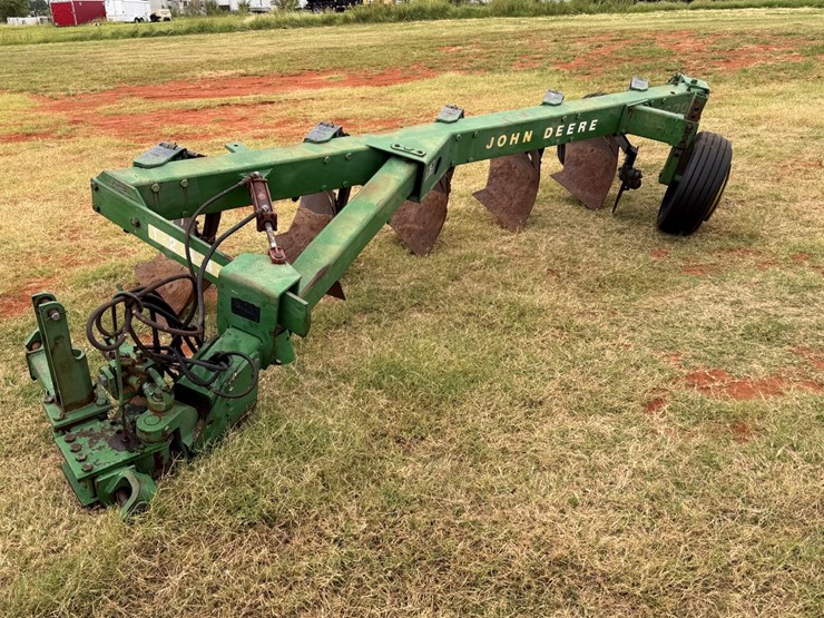john-deere-2600-image-1