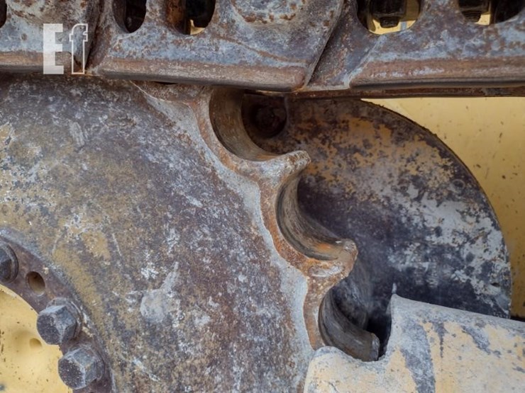 2004-deere-650h-xlt-image-32