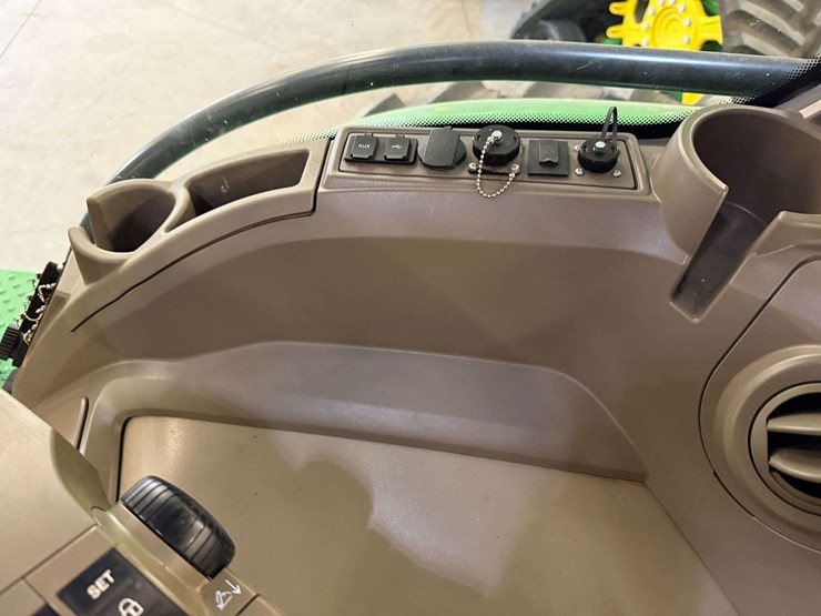 2021-john-deere-8r-340-image-73