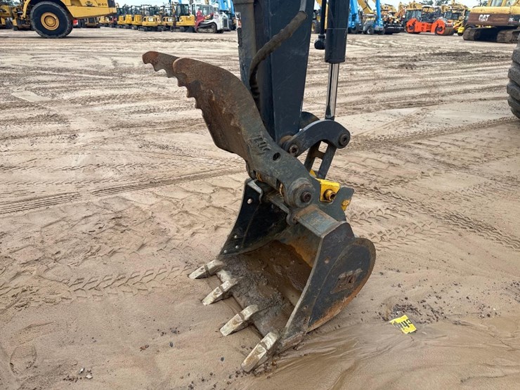 2020-deere-35g-image-24
