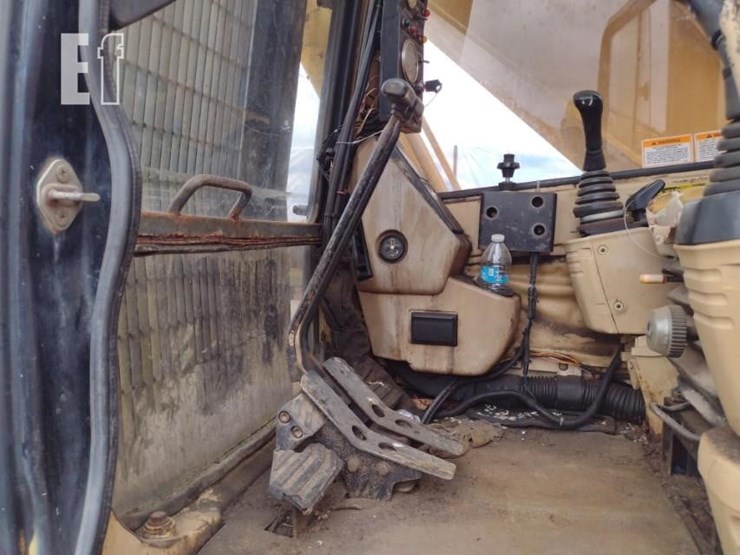 caterpillar-322l-image-12