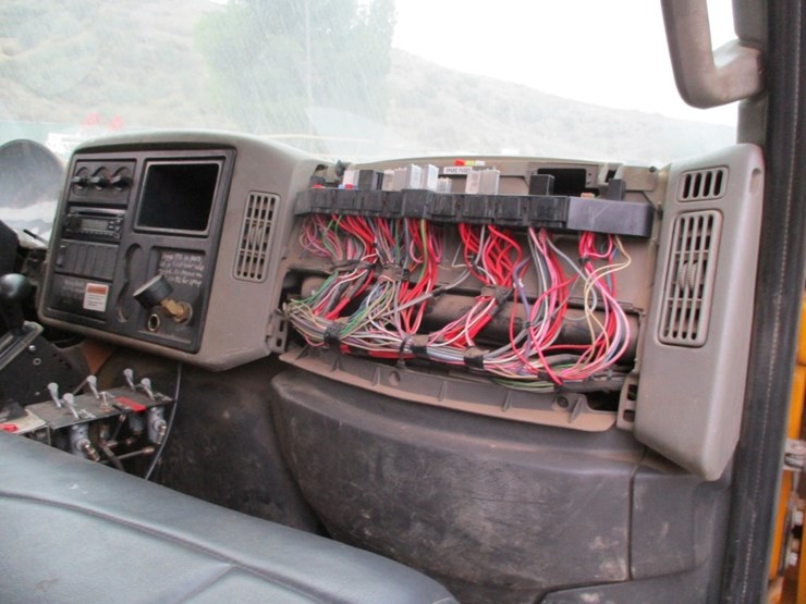2013-international-durastar-4300-image-15