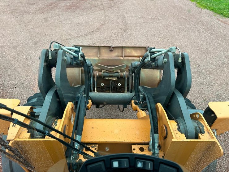 2007-case-721e-xt-image-58