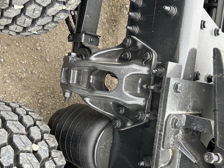 2020-kenworth-t680-image-39