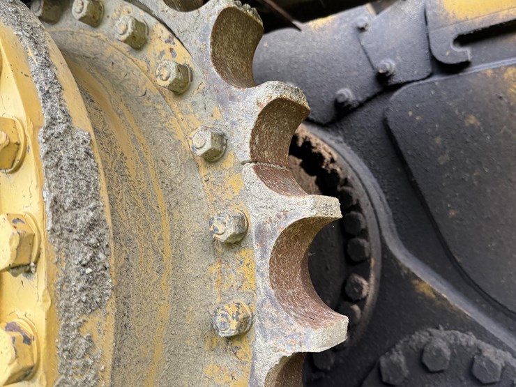 caterpillar-d6m-image-10