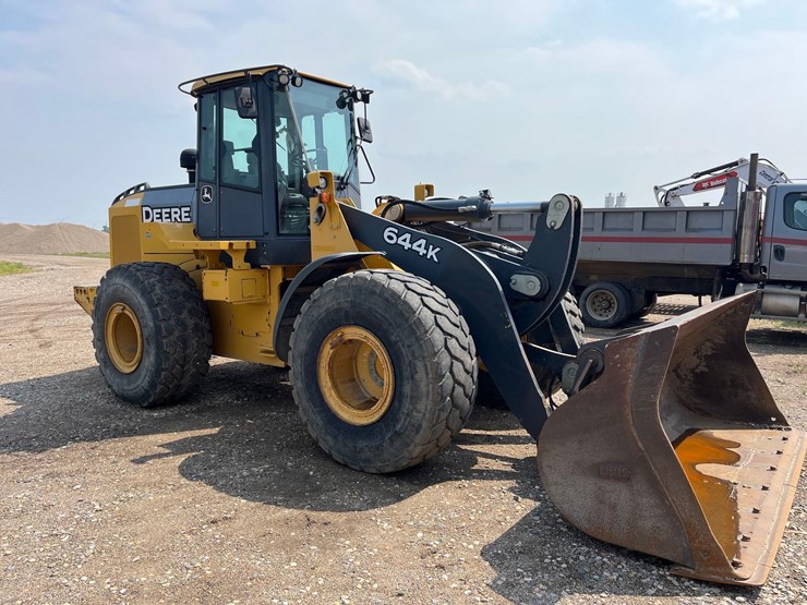 john-deere-644-image-1
