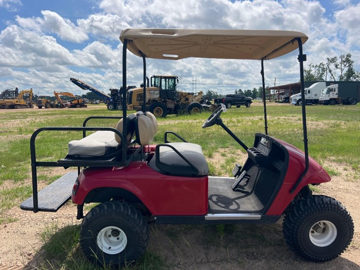 ez-go-golf-cart-image-5