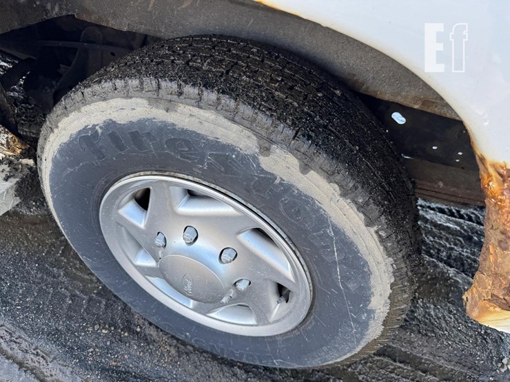 2012-ford-e250-image-8