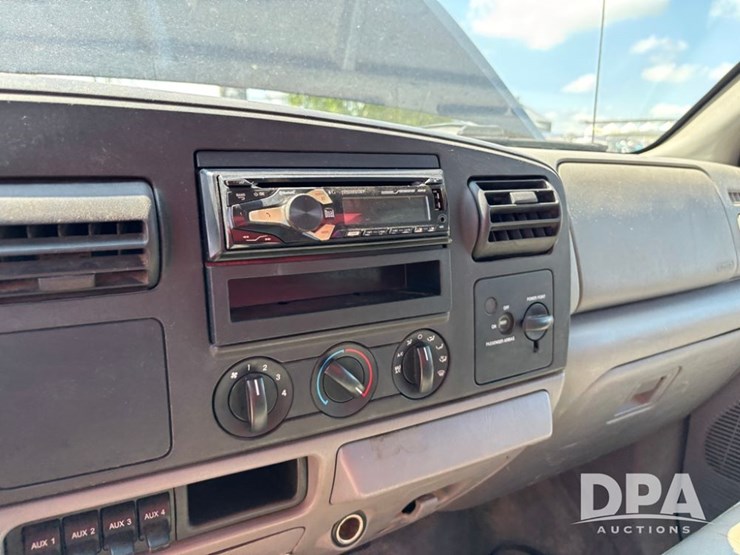 2006-ford-f450-image-51