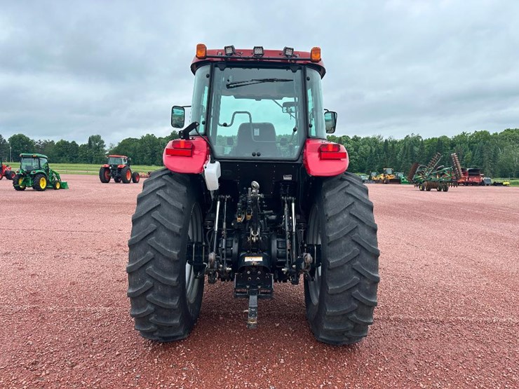 2015-case-ih-farmall-125a-image-4