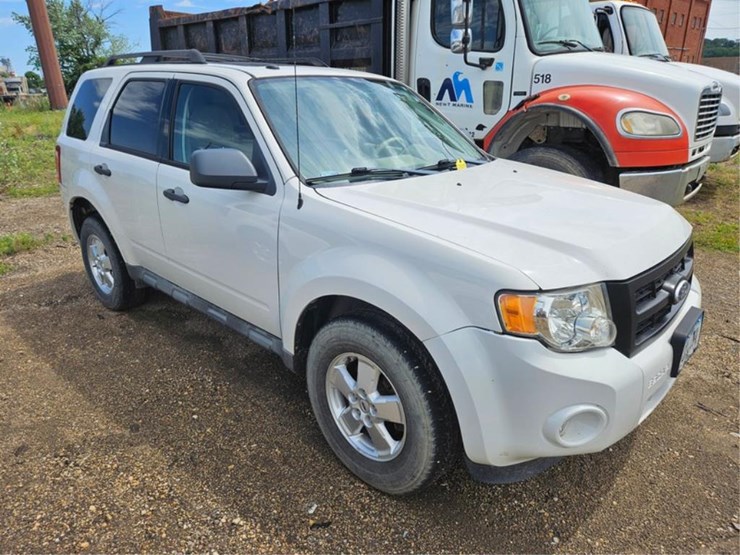 2011-ford-escape-image-6