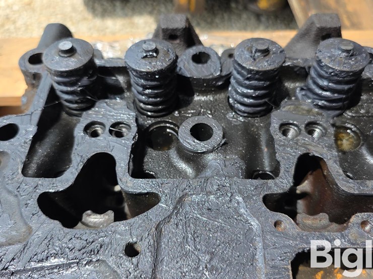 cummins-8.3-engine-head-image-17
