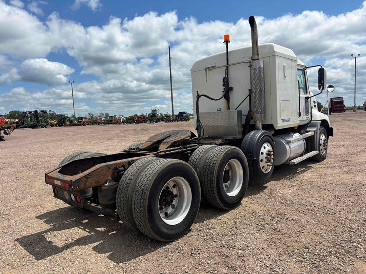 2007-mack-vision-cxn613-image-3