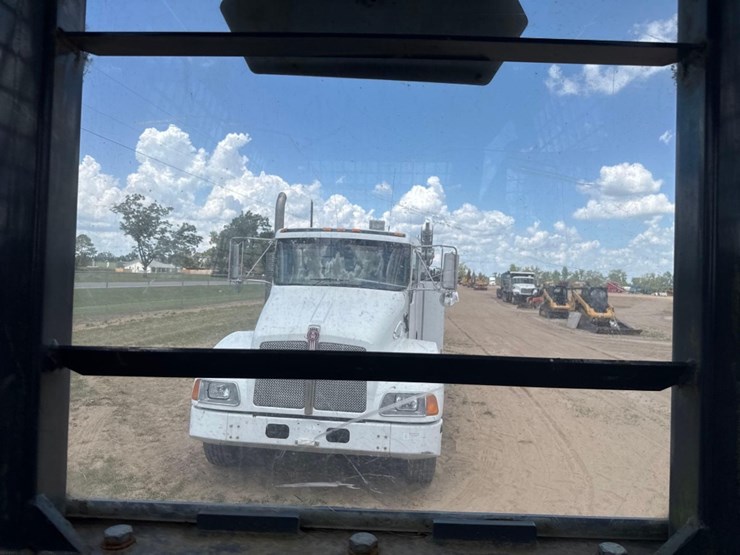 2015-john-deere-5100m-image-25