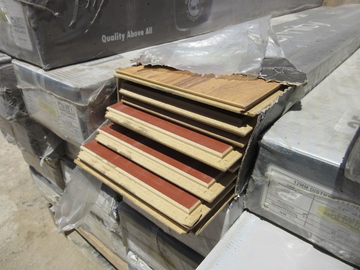 lot-of-misc-brand/size-flooring-planks-image-6