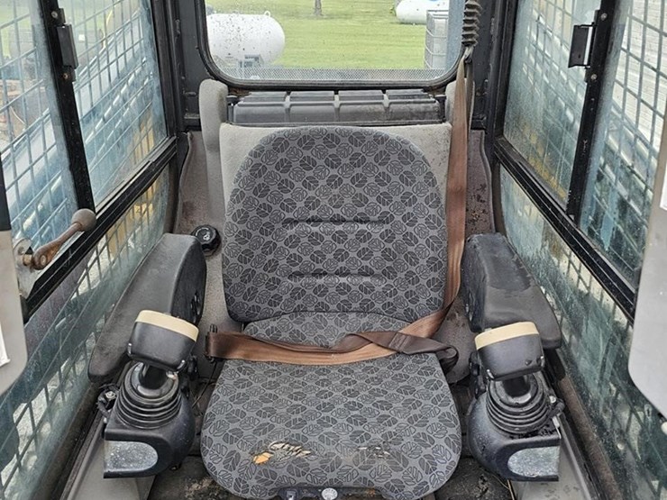 2018-new-holland-c277-image-4