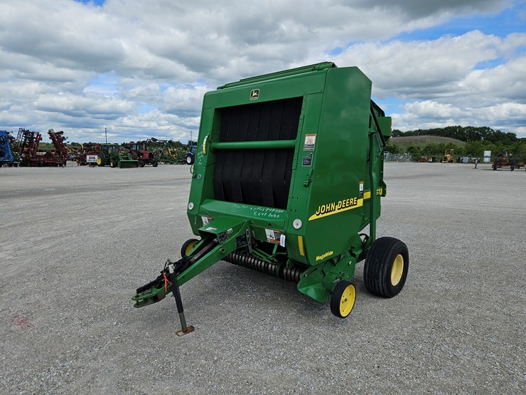 2000-john-deere-567-image-1