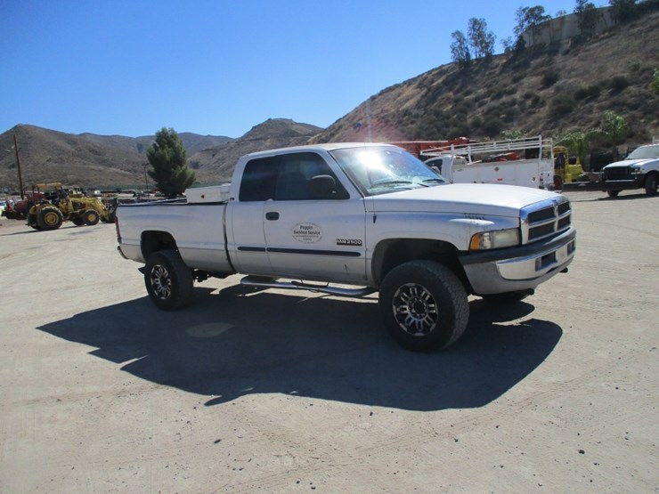 2002-dodge-ram-2500-image-2