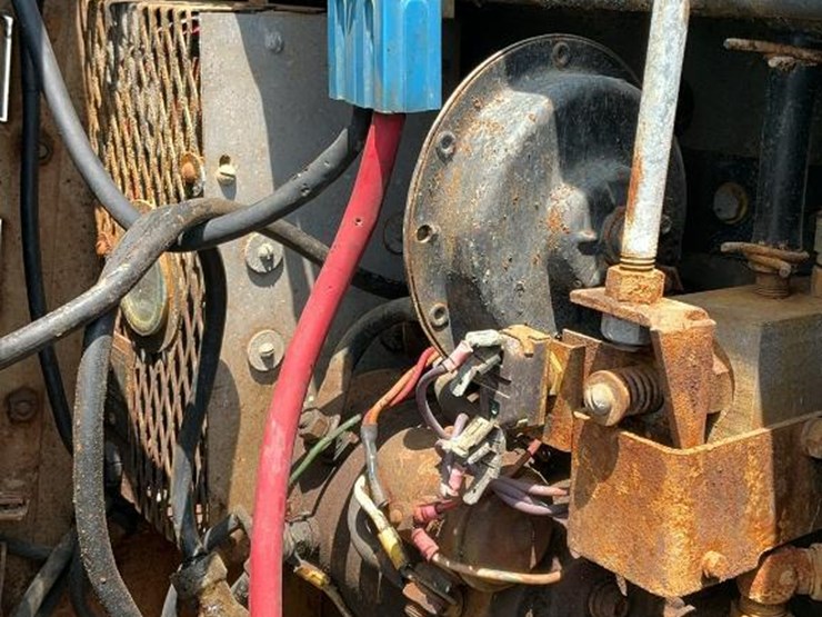 #1350-•-crown-electric-forklift-image-19
