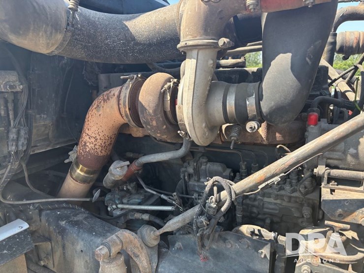 1995-mack-rd690s-image-30