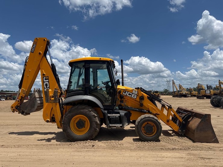 2017-jcb-3cx-image-5