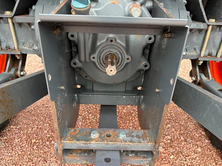 2013-kubota-m126x-image-37