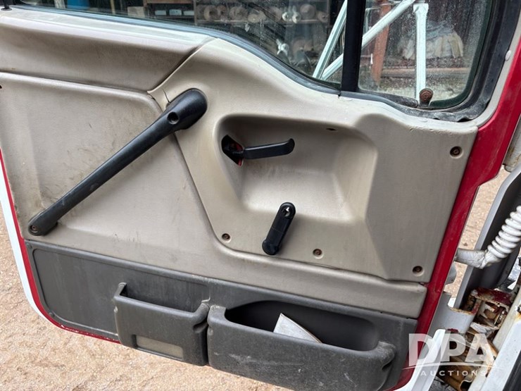2001-sterling-truck-(dr11851-unit-9459)-image-80