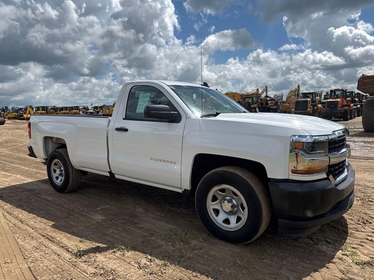 2018-chevrolet-silverado-image-4