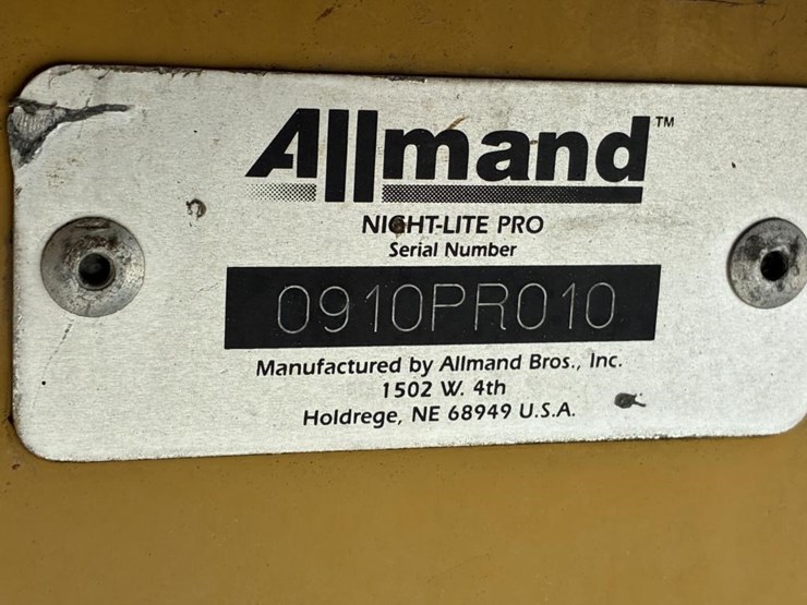 2008-allmand-night-lite-nl8-light-tower-image-17