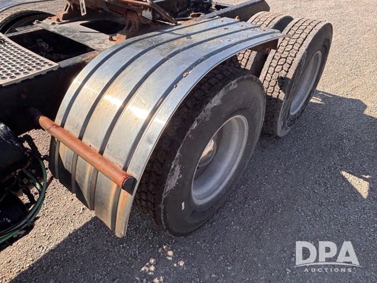 2000-kenworth-t800-image-30