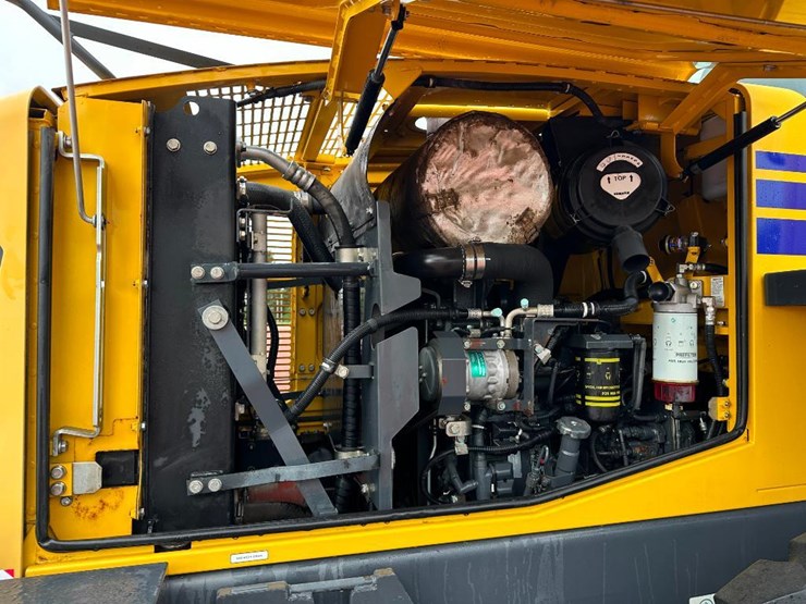 2013-komatsu-wa200pz-6-image-29
